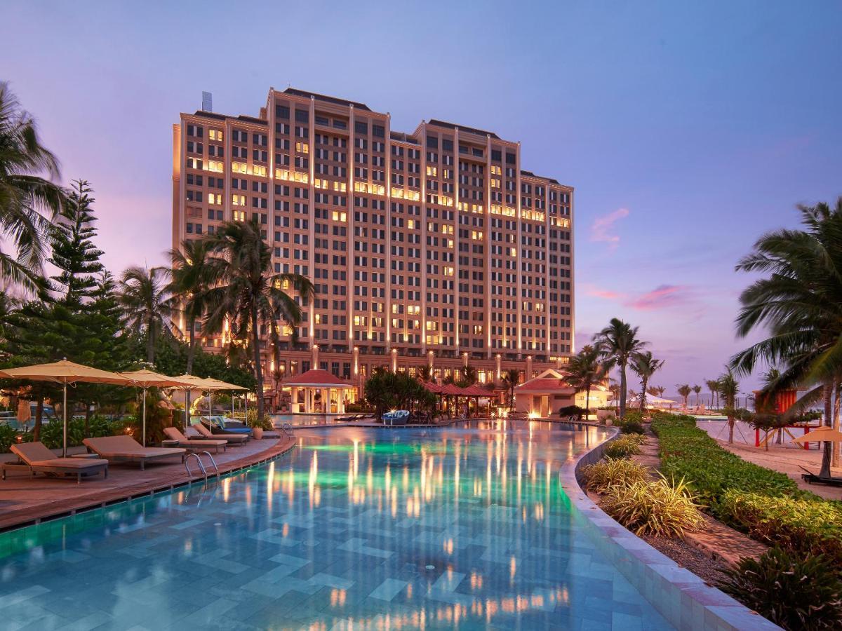 Holiday Inn Resort Ho Tram Beach By Ihg Exterior photo