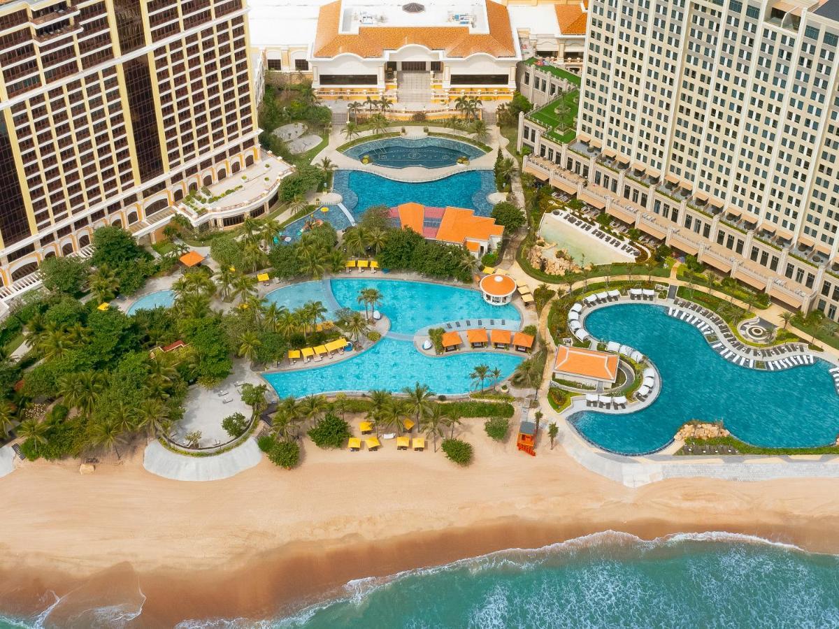 Holiday Inn Resort Ho Tram Beach By Ihg Exterior photo