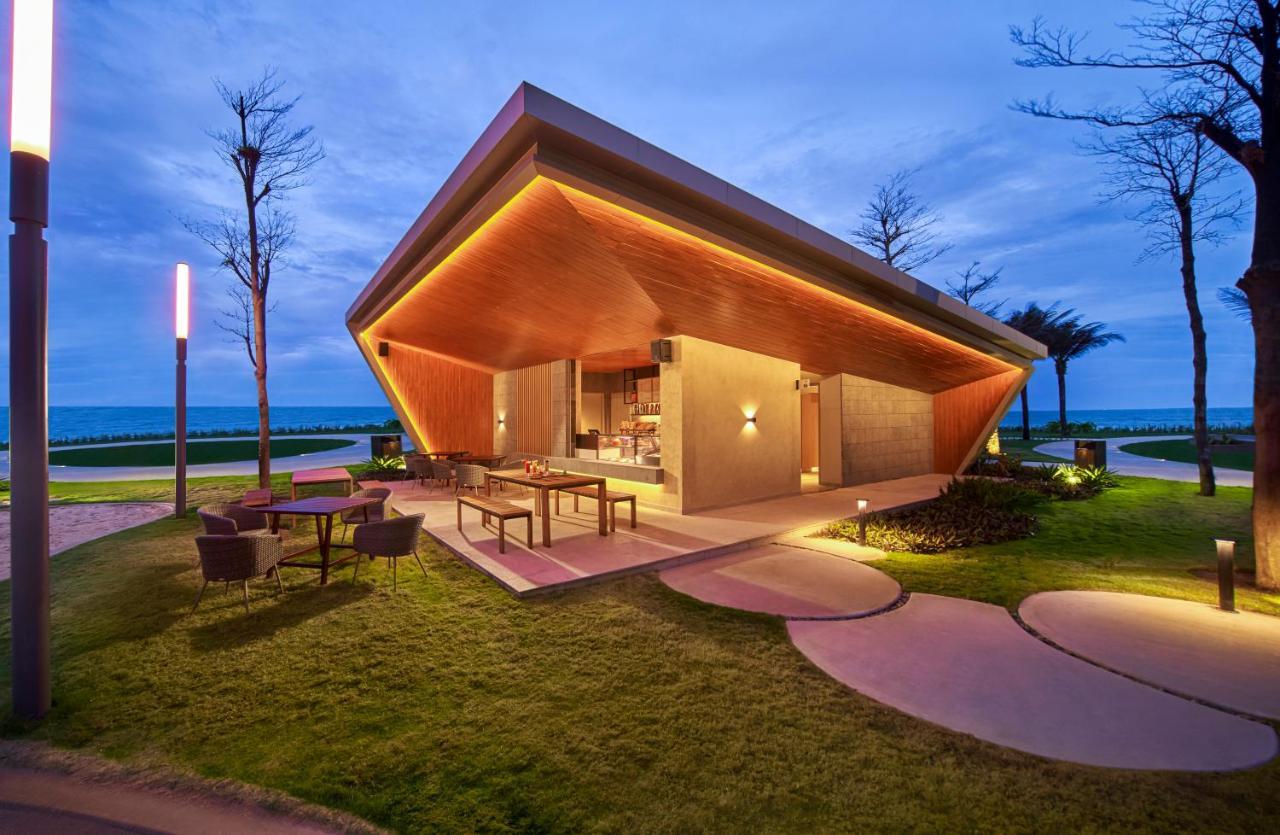 Holiday Inn Resort Ho Tram Beach By Ihg Exterior photo