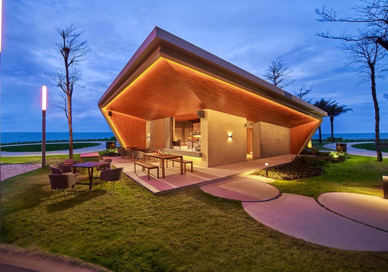 Holiday Inn Resort Ho Tram Beach By Ihg Exterior photo